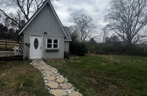 Boyd Tavern Cottage | Loveshack, a charming tiny house on a 5 acre farm