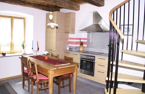 Lavertezzo House | Lovingly renovated Ticino house with sunbathing lawn on a sunny hillside location