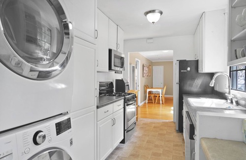 Del Rey Cottage | Lovley Private Hideaway Cottage Romantic or Business - Near Beach, Movies & Ent.