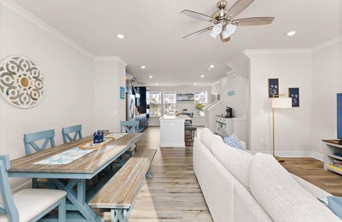 Caine Woods House | Low Tide Landing - Short Walk to Beach