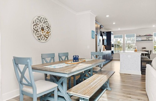 Caine Woods House | Low Tide Landing - Short Walk to Beach