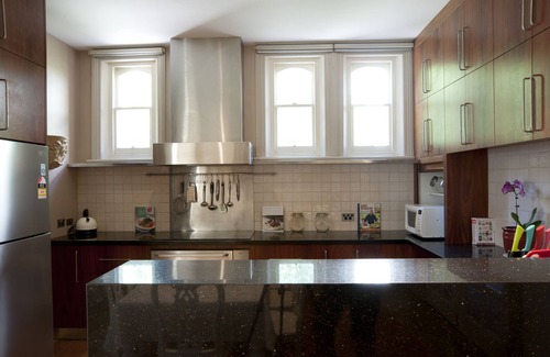 Hobart Central Business District Bed & Breakfast | Lowena Cafe and Accommodation