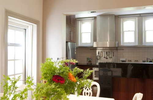 Hobart Central Business District Bed & Breakfast | Lowena Cafe and Accommodation