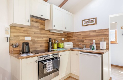 Constantine Cottage | LOWENNA, pet friendly, with a garden in Constantine