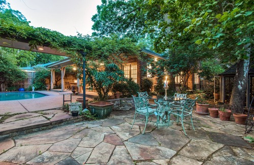 Lower Greenville House | LOWER GREENVILLE.M STREETS.DALLAS.POOL