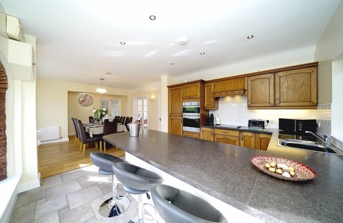 Stoney Stretton Cottage | LOWER LODGE, family friendly, luxury holiday cottage in Alberbury