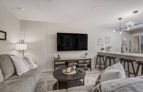 Cascade House | Lower Stone Lodge | Hot Tub| Game Room| Lower Unit