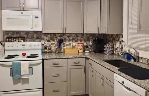 Fargo Apartment | Lower Unit-Hawthorne Area-15 min walk 2 Dwtn Fargo