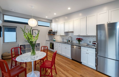 Circles Condo | lower west side style & quality 1BR