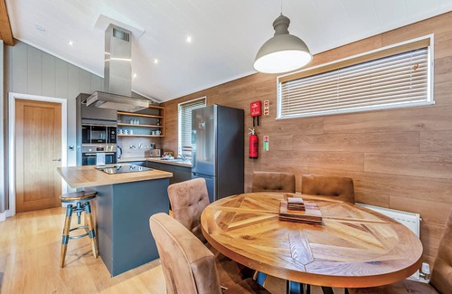 Saintbury Ski Chalet | Loxley Lodge Premier