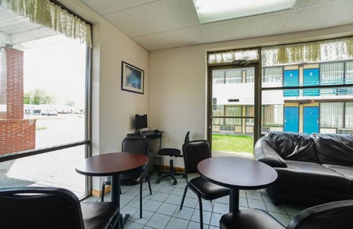 Maryville Hotel | Loyalty Inn Maryville