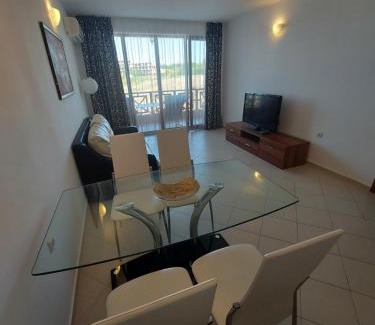 Lozenets Apartment | Lozenets Oasis Beach Home Lila
