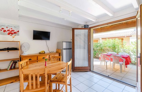 Les Ayguades House | LS34 bungalow sleeps 5 in residence with swimming pool