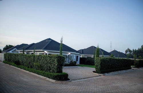 Eldoret Villa | Lux Suites Blueberry Carlino Villa Eldoret