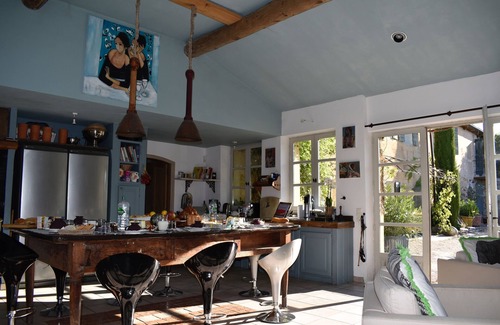 Cabrieres-d'Avignon House | LUBERON: Splendid Magnanerie with swimming pool, 6 bedrooms and bathrooms
