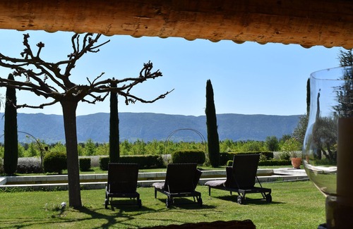 Cabrieres-d'Avignon House | LUBERON: Splendid Magnanerie with swimming pool, 6 bedrooms and bathrooms