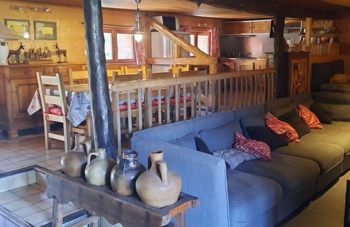 Gouaux-de-Luchon House | LUCHON 10mn away CHALET DE CHARME GRANGE 3* (charming chalet)