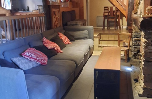 Gouaux-de-Luchon House | LUCHON 10mn away CHALET DE CHARME GRANGE 3* (charming chalet)