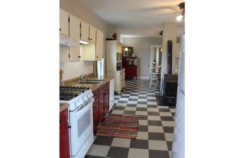 Red House House | Lucks Branch Farm, Your Secluded Getaway!