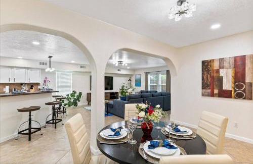 MacGregor House | LUCKY House - Tranquility in the Middle of Houston - TV in every room - 300 m2