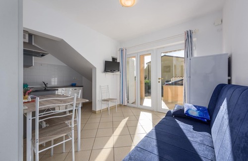 Lovrecica Apartment | LUCREZIA house with apartments/SOFIA APARTMENT