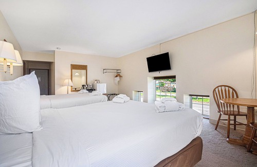 Ludington Hotel | Ludington Pier House