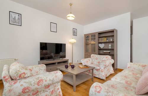 Krakow Apartment | Ludwinowska Cozy Apartment by Renters