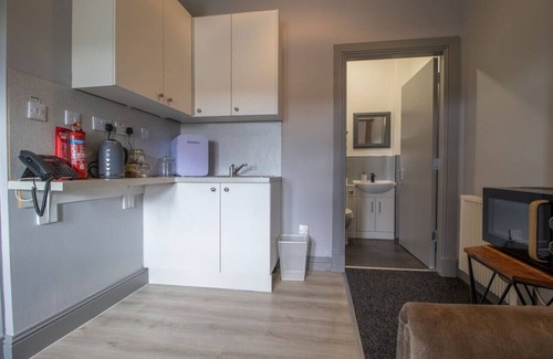 Kilmarnock Condo | Lugton Rooms - Twin bedroom suite