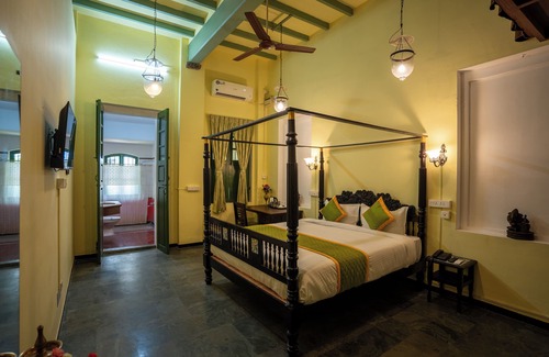 White Town Hotel | Luigi Villa