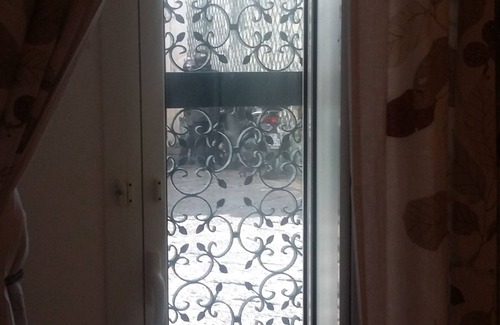 Chiaia Apartment | luisa's apartment, very central, chic area, free wi-fi, more museums,