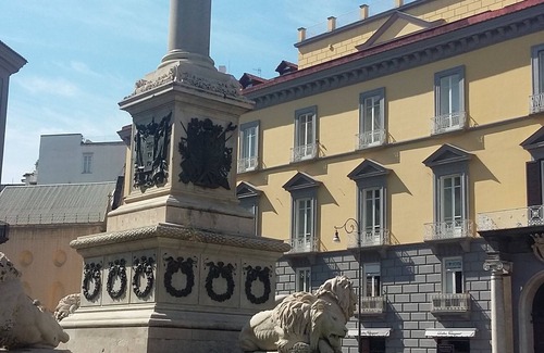 Chiaia Apartment | luisa's apartment, very central, chic area, free wi-fi, more museums,