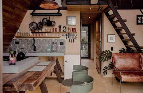 El Penol Ski Chalet | Lujoso Mini Club-chalet con Piscina, Cancha de Bádminton y Jacuzzi Junto al Lago