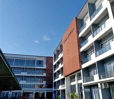 Lam Luk Ka Hotel | Luka House