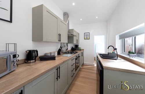 Gateshead House | Luke Stays -Hillfield St Bensham