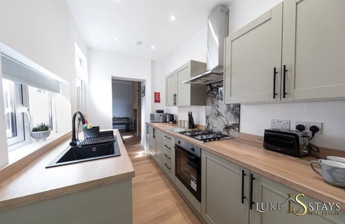 Gateshead House | Luke Stays -Hillfield St Bensham