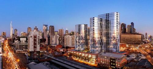 Melbourne Central Business District Apartment | Lumina Suites