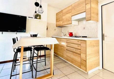 Carona Apartment | Luminoso in centro paese