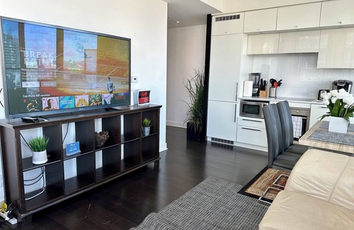 Bay Cloverhill Apartment | Luminous 2-Bdrms Suite w/parking