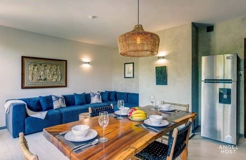 Zama Condo | Luminous 2-Story Suite w/Rooftop Pool & BBQ