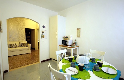 Castello Apartment | Luminous apartment with garden
