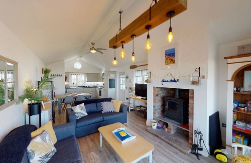 Filey House | Luna Azul - a beach house that sleeps 8 guests in 3 bedrooms