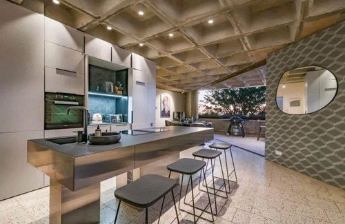 Sea Point Apartment | Luna Azul Loft - Ultra Lux Apt, Pool, Views
