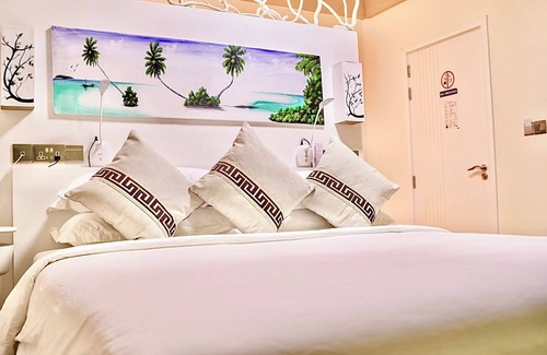 Lhaviyani Atoll House | Luna lodge