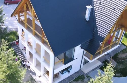 Baisoara Cabin | Luna Retreat