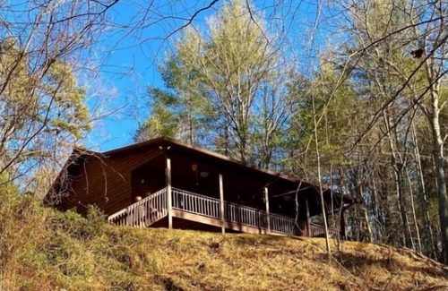 Marble Cabin | Luna's Creekside Retreat - Murphy NC