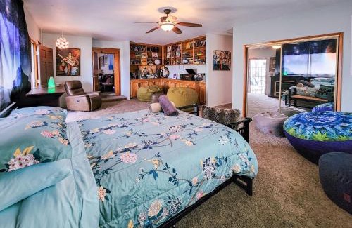 Yucca Valley House | Lunar Eclipse on 4 acres w hot tub