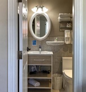 Lunenburg Waterfront Hotel | Lunenburg Arms Hotel