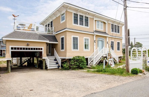 Newburyport House | Luney Dunes Penthouse