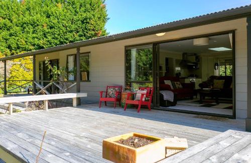 Nukuhau Bed & Breakfast | Lupin Lodge Bed & Breakfast