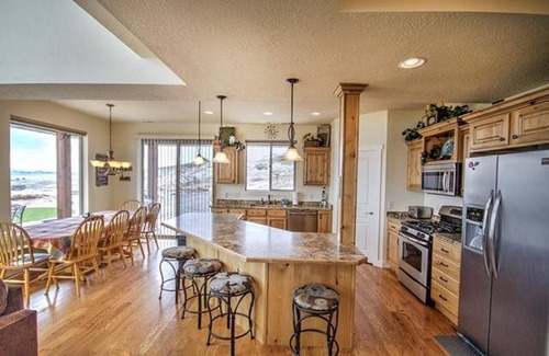 Fish Haven Cabin | Lupine Vista at Bear Lake, SLEEPS 12, Beach Access, Pool, HotTub, Sport Court